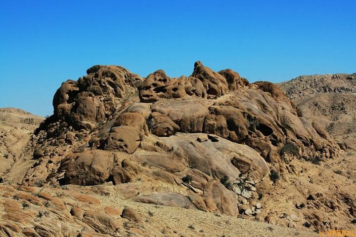 內蒙古烏拉特中旗石墨礦 內蒙古烏拉特中旗石墨礦